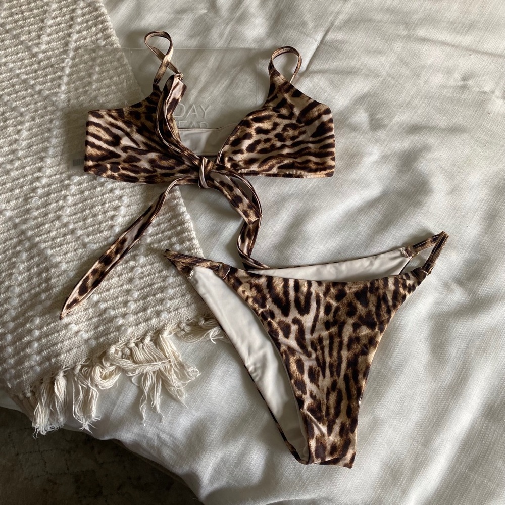 Monday Swimwear Leopard bikini